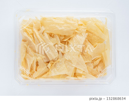 パックに入った乾燥ゆば 132868634