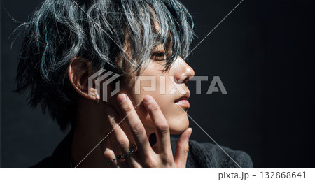 クールなイケメン 132868641