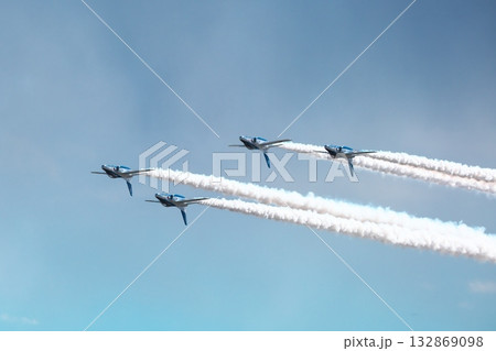 2025入間航空祭ブルーインパルス飛行展示 132869098