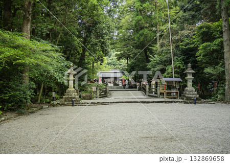 都農神社　参道と太鼓橋　宮崎県都農町 132869658