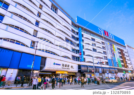 日本の東京都市景観11月7日。 池袋駅東口などを望む 日本の東京都市景観11月7日。 池袋駅東口などを望む 132870893