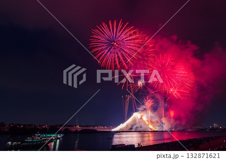 江戸川花火大会　関東 132871621