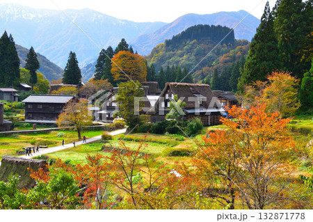 秋　五箇山　相倉合掌集落 132871778