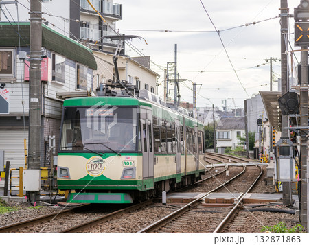 【東急世田谷線】若林駅に停車する列車 【東急世田谷線】若林駅に停車する列車 132871863