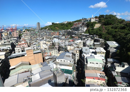 台湾　基隆の街を展望 132872368
