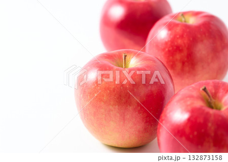 青森県産りんご ジョナゴールド 青森県産りんご ジョナゴールド 132873158