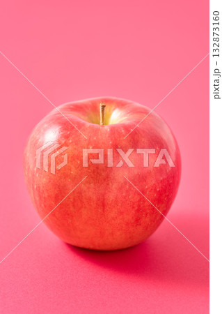 青森県産りんご　ジョナゴールド 132873160