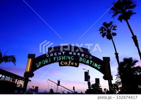 マジックアワーのサンタモニカピアサイン 132874817