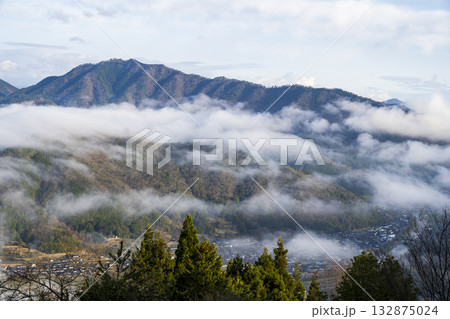 兵庫県朝来市の竹田城と雲海 132875024