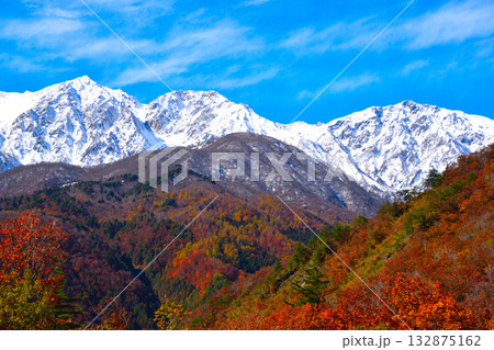 秋 白馬連峰 白馬三山 白馬鑓ヶ岳 杓子岳 白馬岳 秋 白馬連峰 白馬三山 白馬鑓ヶ岳 杓子岳 白馬岳 132875162
