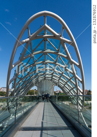 ジョージア•トビリシ、平和の橋(Bridge of Peace)入口 132876912