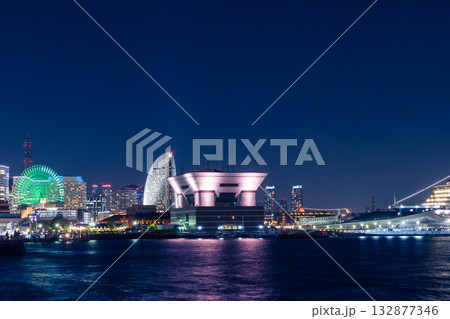 横浜みなとみらいの夜景 横浜みなとみらいの夜景 132877346