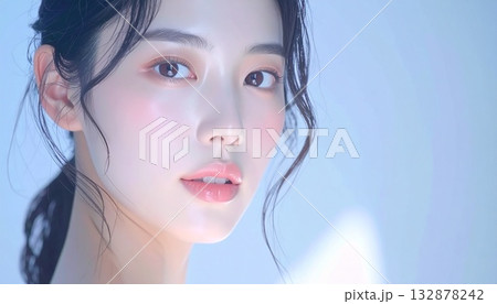透明感とツヤを感じる日本人女性, 自然光ポートレート 透明感とツヤを感じる日本人女性, 自然光ポートレート 132878242