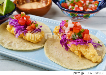 タコス・デ・ぺスカード・エスティーロ・エンセナーダ 132878412