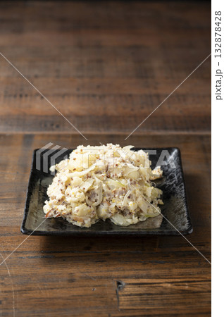 粒マスタード入りポテトサラダ 粒マスタード入りポテトサラダ 132878428