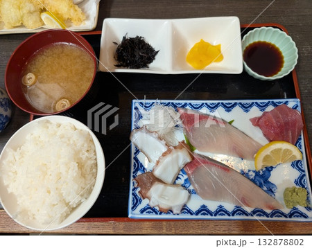 さしみ定食 132878802