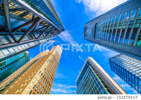 日本の東京都市景観11月4日。汐留のビジネス街を望む 132879437