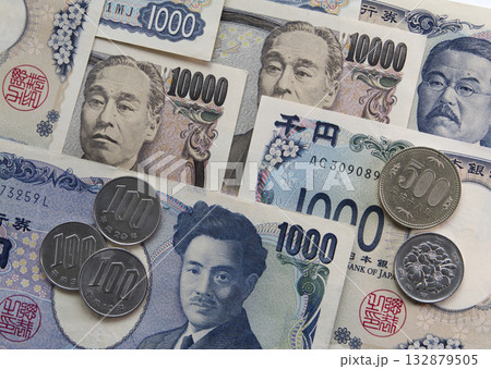 Close up of Japanese money and coin. 132879505
