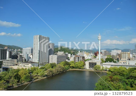 広島城から見た川の風景 132879523
