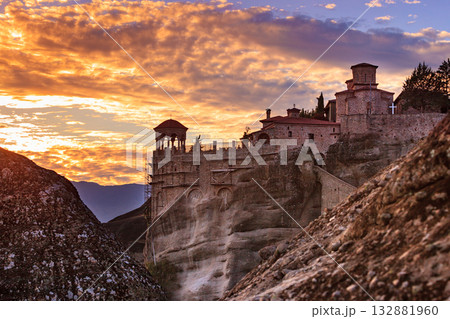 Sunset over Varlaam monastery in Meteora, Greece 132881960