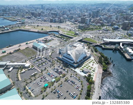 鹿児島市の北ふ頭から鹿児島水族館付近の空撮 鹿児島市の北ふ頭から鹿児島水族館付近の空撮 132885380