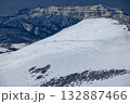 残雪期の至仏山から尾瀬ヶ原へ向かう途中から見る小至仏山と上州武尊山 132887466