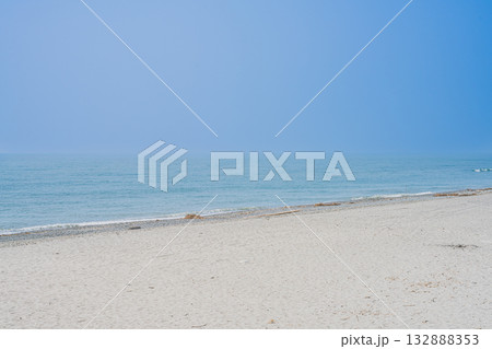 磐田市の鮫島海岸の風景(静岡県) 132888353