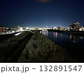 川原と夜景 132891547