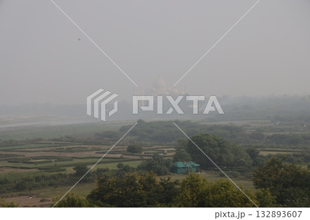 【インド】アーグラ城塞からの風景 【インド】アーグラ城塞からの風景 132893607