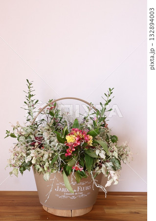 秋の寄せ植え 132894003