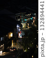 城崎温泉街の静かな夜 132894441