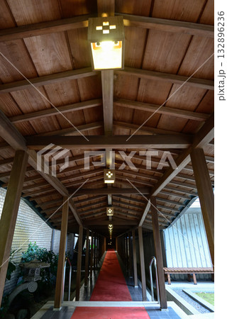 乃木神社 参集殿への廻廊 乃木神社 参集殿への廻廊 132896236