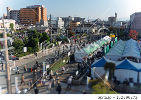 大阪府松原市 まつばらマルシェ 開催記録と裏側の風景 [入場門から会場へのストリート] 132896272