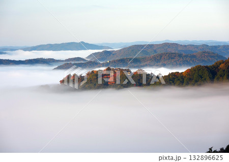 紅葉の天空の山城2382 132896625