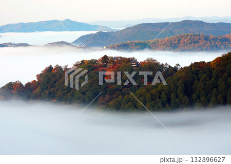 紅葉の天空の山城2388 132896627