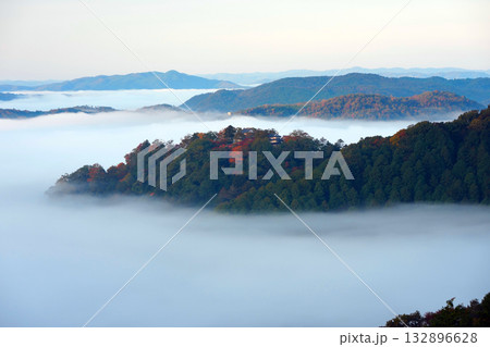 紅葉の天空の山城2393 132896628