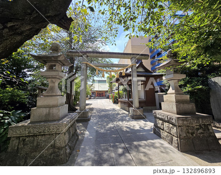 氷川鍬神社の鳥居【埼玉県上尾市】 氷川鍬神社の鳥居【埼玉県上尾市】 132896893