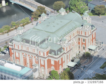 淀屋橋ステーションワン 展望テラスから見える 中之島中央公会堂 淀屋橋ステーションワン 展望テラスから見える 中之島中央公会堂 132897166