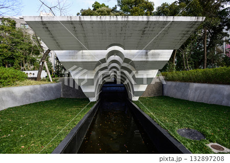 靖国神社　慰霊の泉 132897208