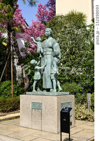 靖国神社 母の像 靖国神社 母の像 132898093