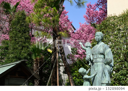 靖国神社 母の像 靖国神社 母の像 132898094