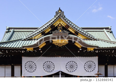 靖国神社　拝殿 132898541