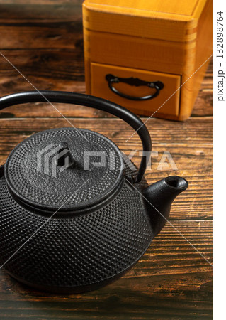 鉄のやかん 132898764