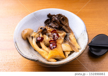 きのこのバター醤油炒め きのこのバター醤油炒め 132898861