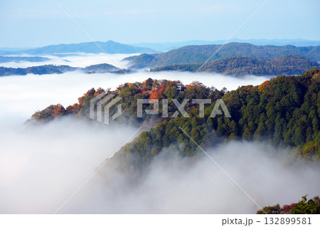 紅葉の天空の山城2692 紅葉の天空の山城2692 132899581