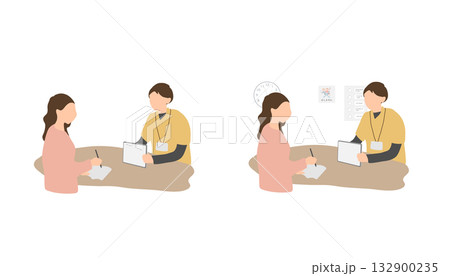 児童発達支援の利用説明を行う支援スタッフと保護者の面談 132900235