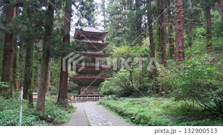 国宝羽黒山五重塔　山形県 132900513