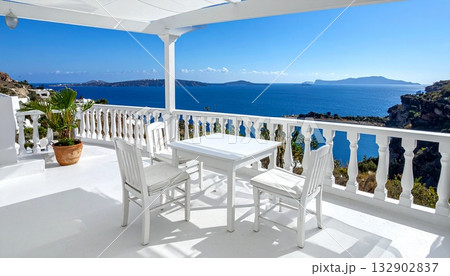【AI生成画像】コバルトブルーの海を見渡す白いバルコニー 【AI生成画像】コバルトブルーの海を見渡す白いバルコニー 132902837