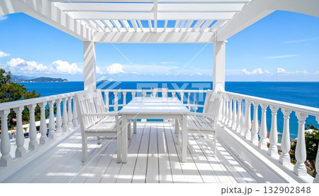 【AI生成画像】コバルトブルーの海を見渡す白いバルコニー 【AI生成画像】コバルトブルーの海を見渡す白いバルコニー 132902848