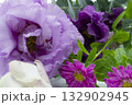 鮮やかな花束 鮮やかな花束 132902945